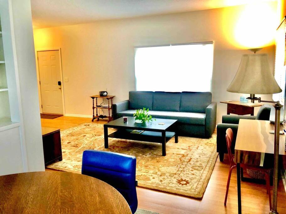 מיניאפוליס Two Bedroom Gem By Lake Nokomis מראה חיצוני תמונה