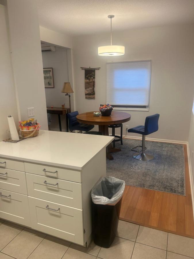 מיניאפוליס Two Bedroom Gem By Lake Nokomis מראה חיצוני תמונה