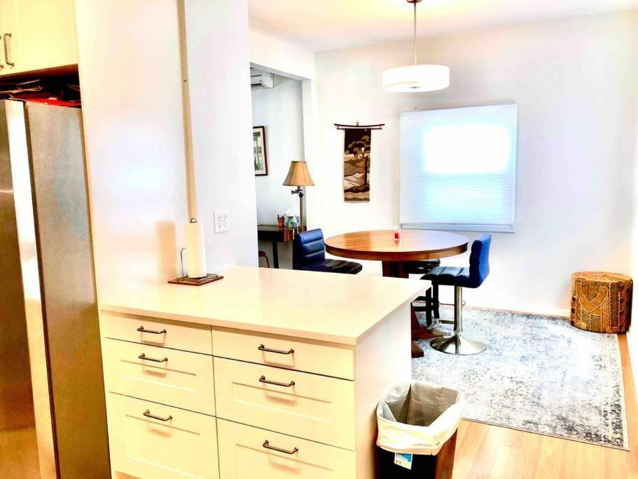 מיניאפוליס Two Bedroom Gem By Lake Nokomis מראה חיצוני תמונה